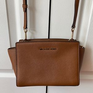 Michael Kors Crossbody